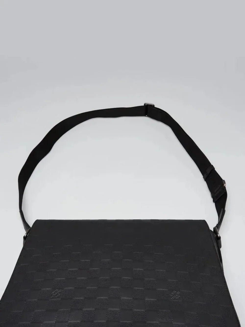 Louis Vuitton Black Damier Infini Leather District MM Bag